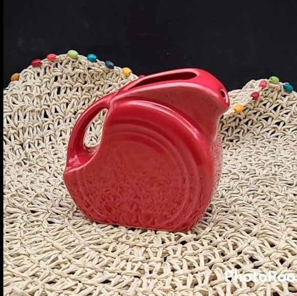 FIESTAWARE HLC Vintage Scarlet Mini Disc Pitcher 2011 Sticker Still Attached - Picture 2 of 5